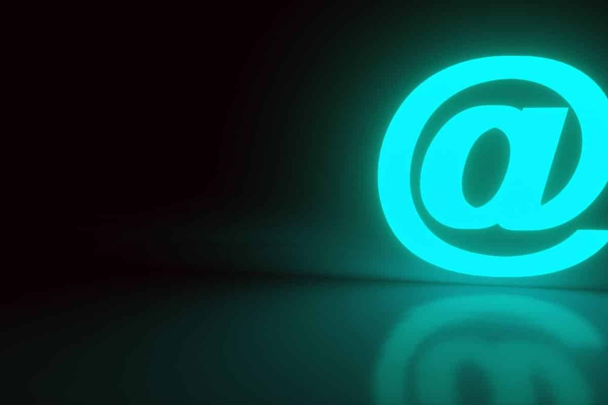 Signo de arroba reglas usos y ejemplos